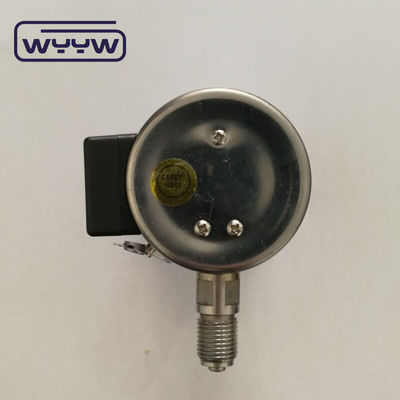 2.5&quot;เหล็กไร้สแตนเลส เครื่องวัดแรงดันไฟฟ้าชนิด Flange การเชื่อมต่อแผ่น