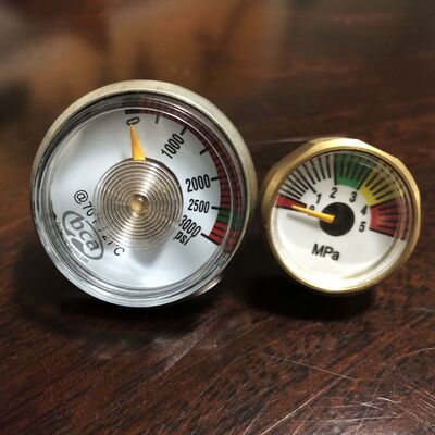 เกจวัดและมิเตอร์วัดแรงดันก๊าซอุตสาหกรรม พร้อมการสอบเทียบเฉพาะก๊าซเพื่อความปลอดภัยที่สำคัญและประสิทธิภาพในการต้านทานการรั่วไหล