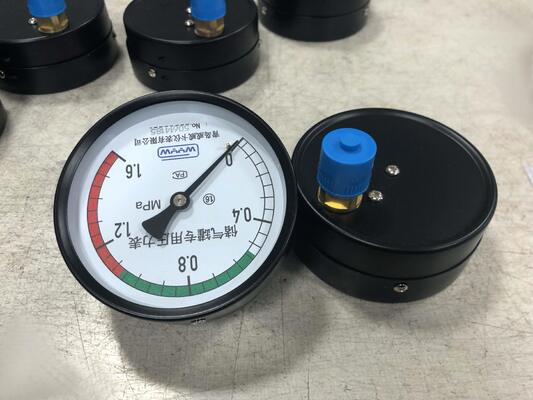 เกจวัดแรงดันถังลมขนาด 4 นิ้ว (100 มม.) พร้อมช่วง 0-1.6MPa และโซนปลอดภัยแบบมีสี