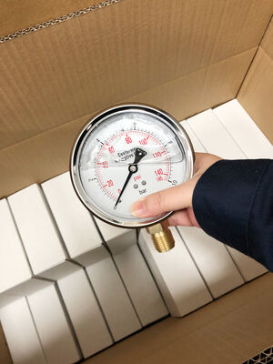 เครื่องวัดความดันที่เต็มไปด้วยเหลวจากเหล็กไร้สแตนเลสระดับพรีเมี่ยมที่มีขนาดสองและความแม่นยํา 1.6%